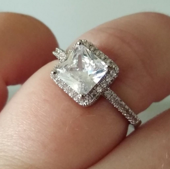 14k White Gold Over Silver Princess Cut Halo Accent Simulated Diamond Ring sz 8